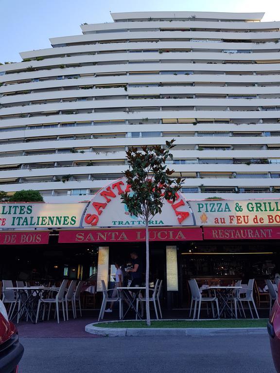 At Commodoro * Villeneuve-Loubet