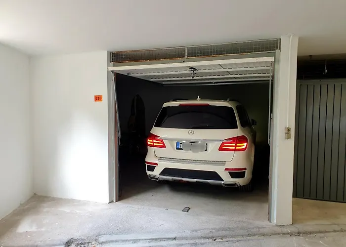 Apartments At Commodoro