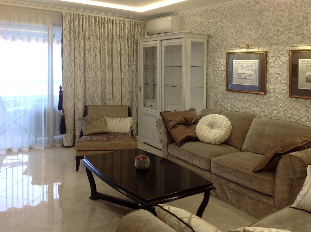 Apartment At Commodoro